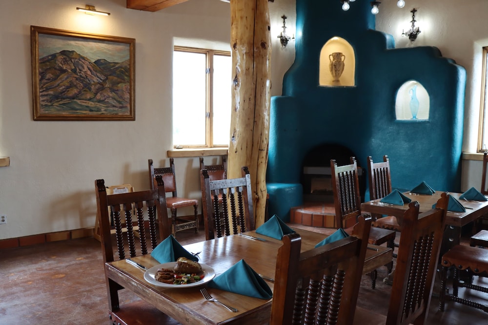 Sagebrush Inn & Suites - photo 106