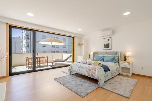 Host Wise Stylish Studio with Garage — 4-Star Luxury Hotel in Porto, Portugal