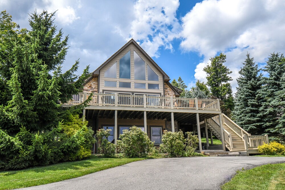 Bear’s Eye View in Mchenry, United States