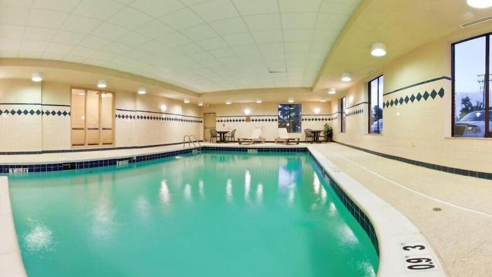 Holiday Inn Express Hotel & Suites Tappahannock by IHG - photo 16