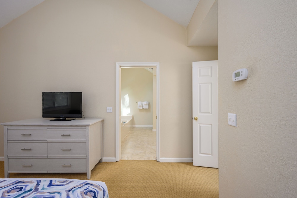 Coral Reef Resort - photo 12