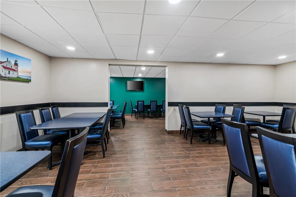 Quality Inn Bangor Airport - photo 42