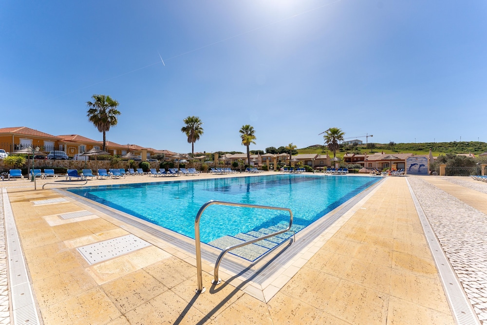Lakeview Private Garden & Pool — 4-Star Luxury Hotel in Lagos, Portugal
