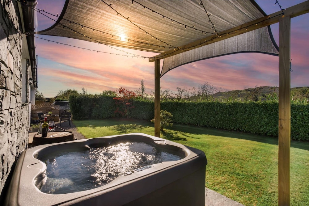 Scar View Getaway for Two Ridgestone — 4-Star Luxury Hotel in Kendal, United Kingdom