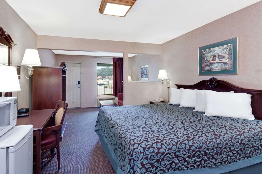 Days Inn by Wyndham Morristown - photo 11