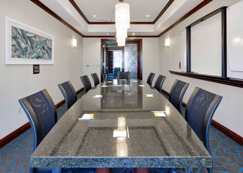 Hampton Inn & Suites Dallas Arlington South - photo 33