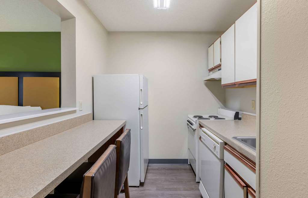 Extended Stay America Suites Omaha West - photo 41