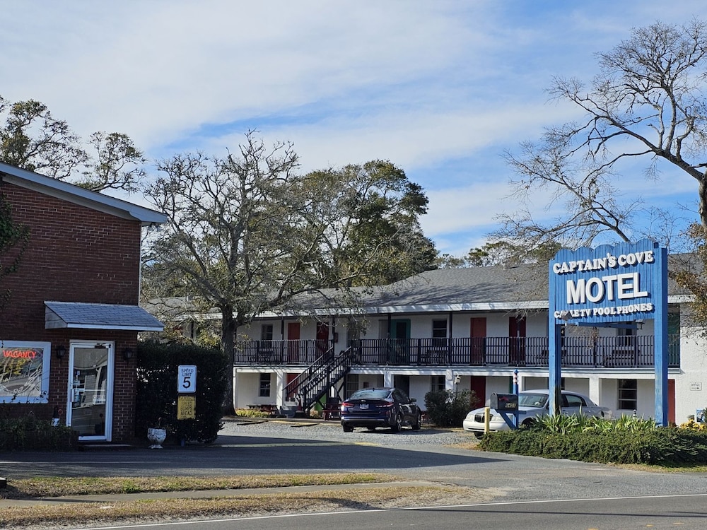 Captain's Cove Motel - photo 20