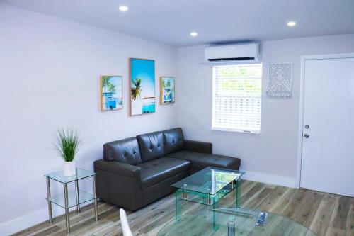 Flamingo Beach House — 4-Star Luxury Hotel in Dania Beach, United States