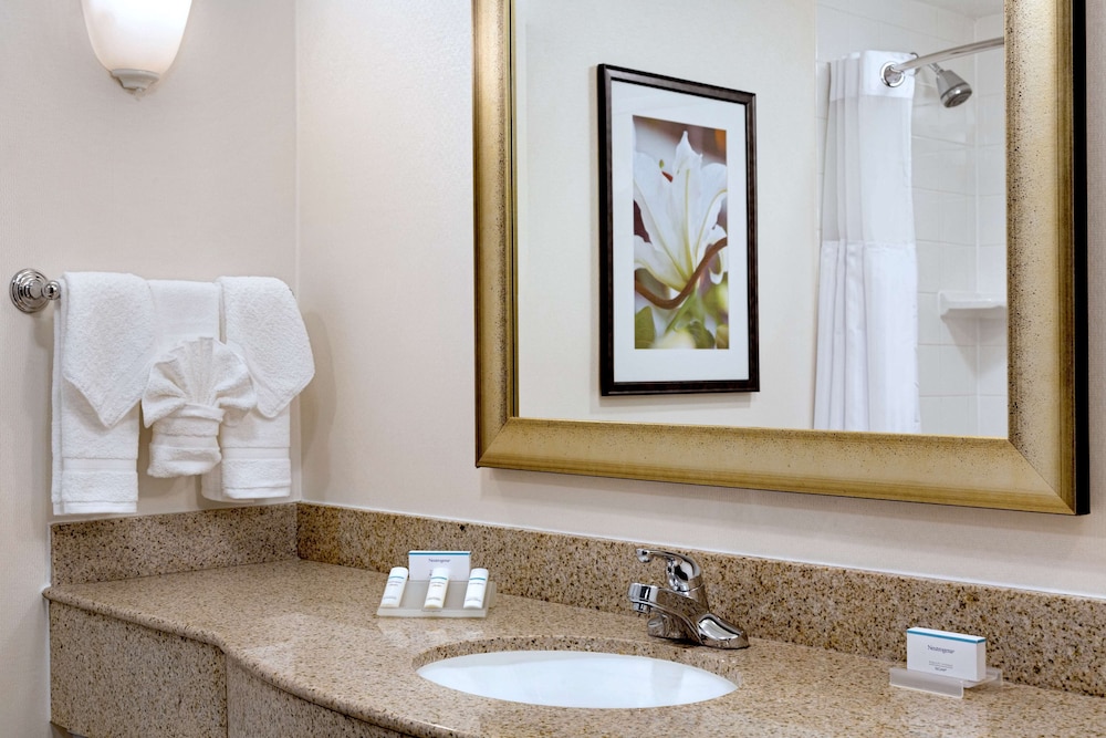 Hilton Garden Inn Worcester - photo 19