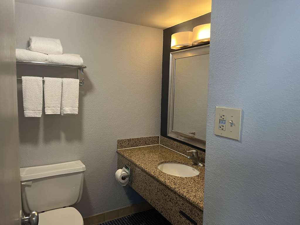 Fifth Season Suites - photo 20