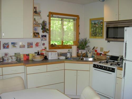 Alaska Chalet Bed & Breakfast - photo 12