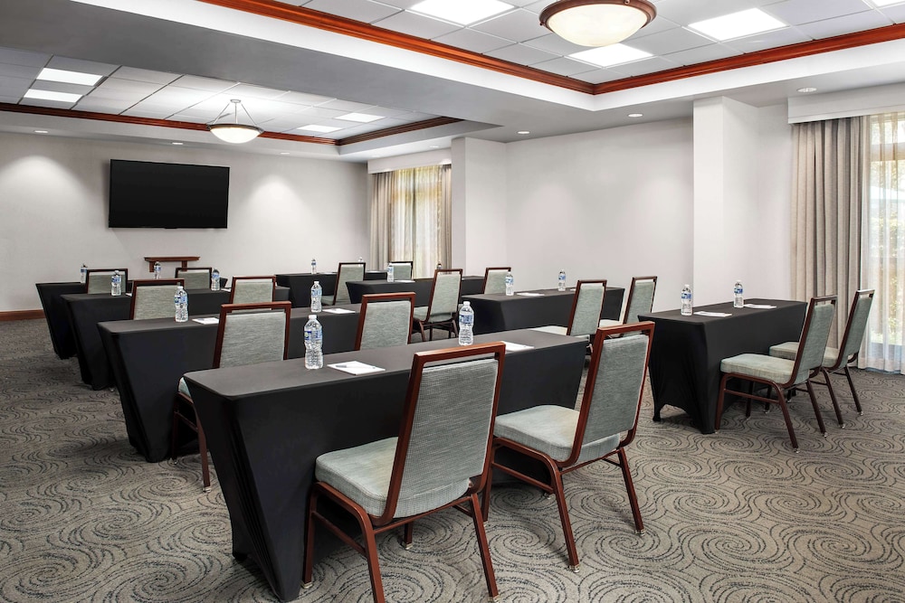 Hampton Inn & Suites Lake Mary At Colonial Townpark - photo 27