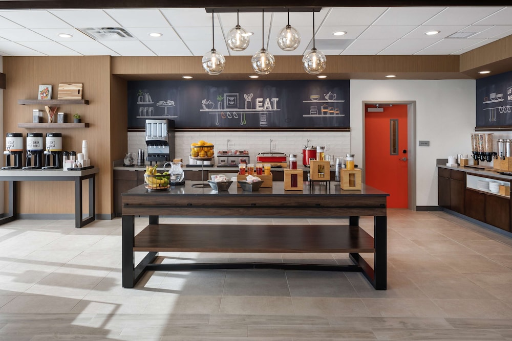 Hampton Inn Circleville - photo 36