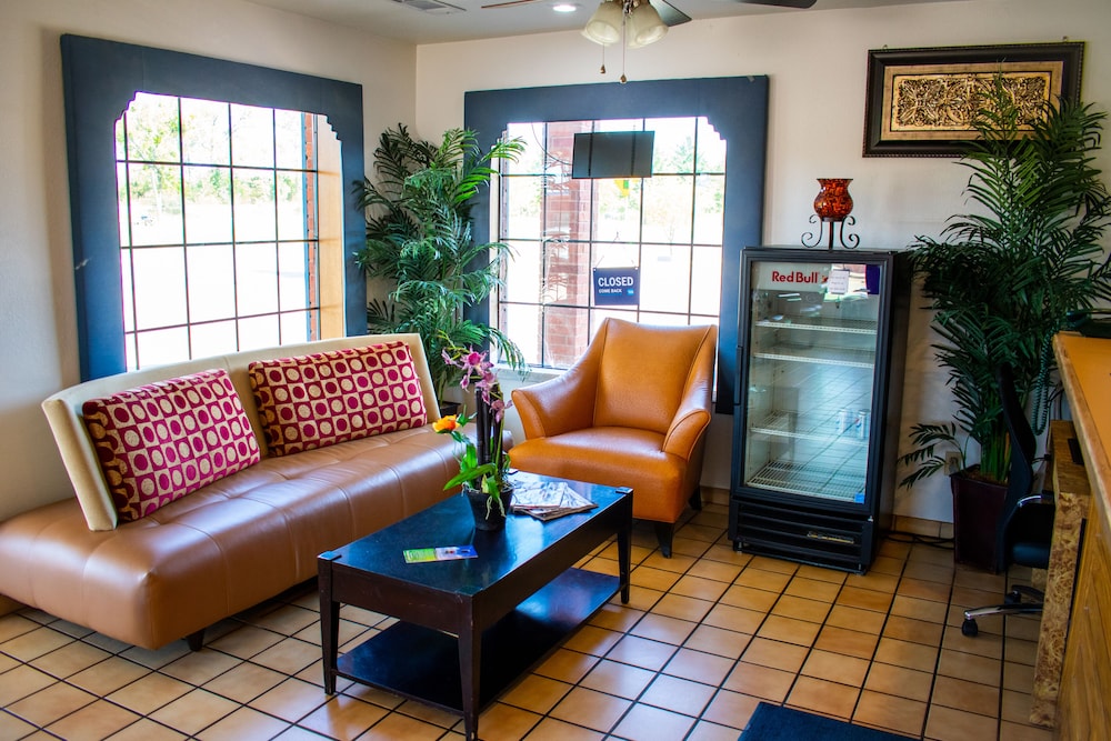 Blue Jay Inn and Suites - photo 4