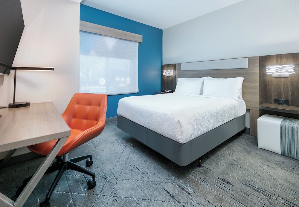 Holiday Inn Express & Suites Dallas Park Central Northeast by IHG - photo 12