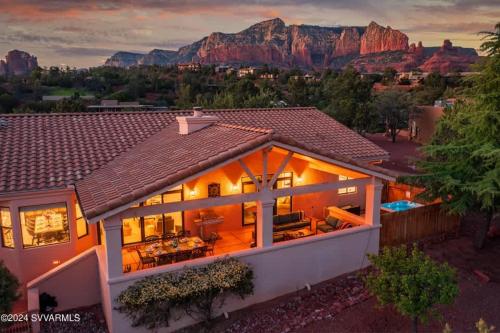 5 Bed 3 Bath Uptown Sedona Game Room Sauna Cold Plunge Jacuzzi Gym in Sedona, United States