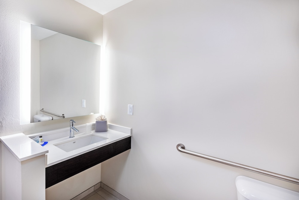 Holiday Inn Express & Suites Purcell by IHG - photo 14