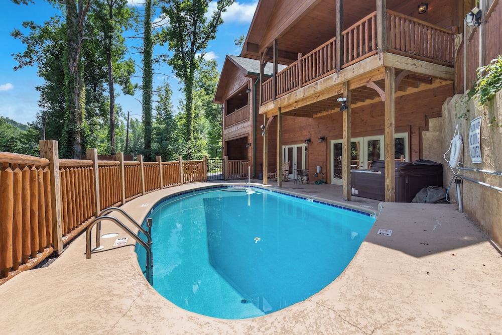 Smoky Mountain Splash - photo 39