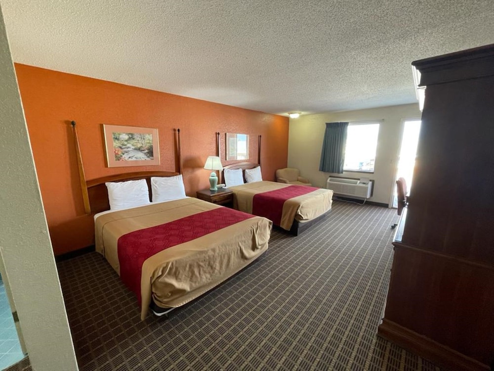 Knights Inn By Capital O Emporia I 35 - photo 62