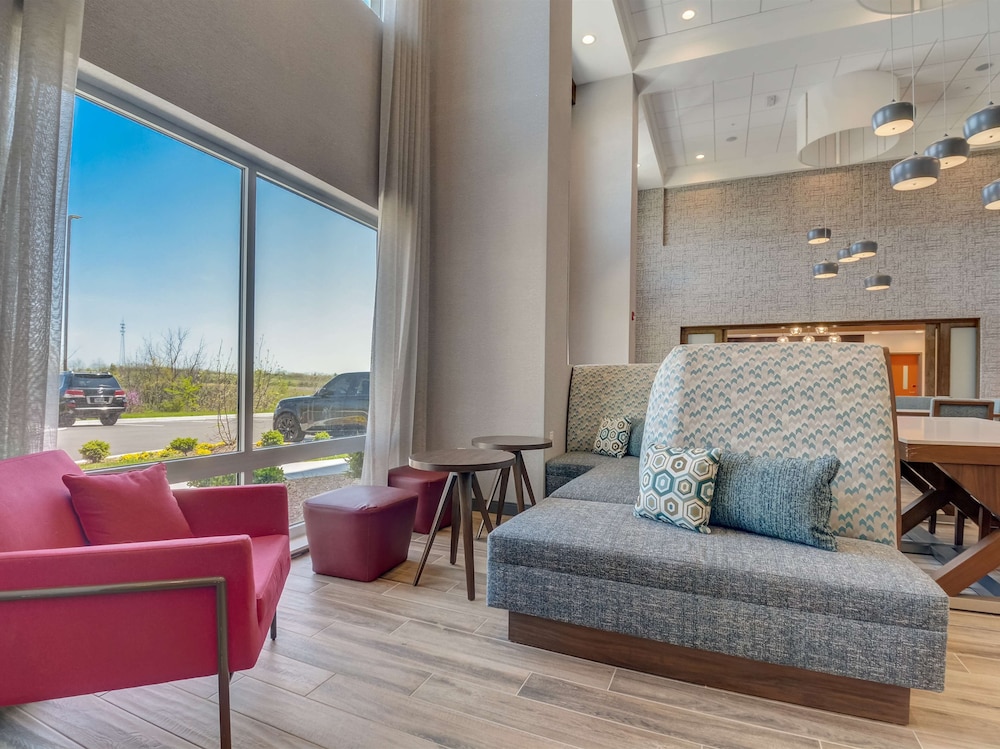 Hampton Inn and Suites Williamstown Ark Encounter - photo 6