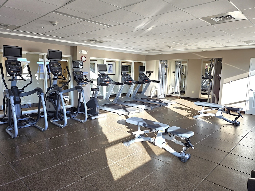 Staybridge Suites Marquette by IHG - photo 16