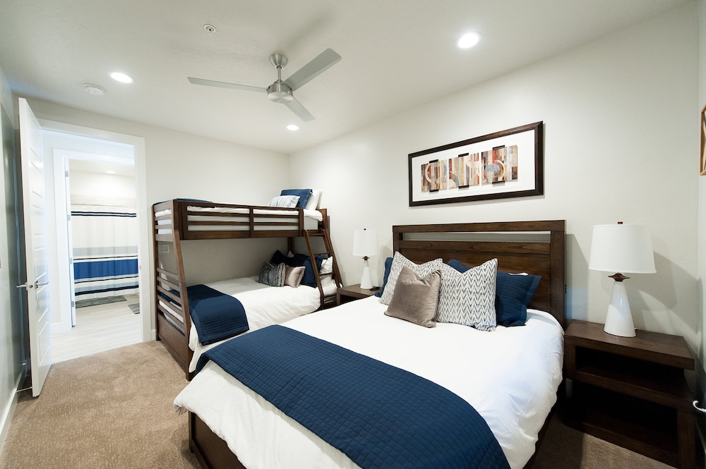 Town Center Resort - photo 28
