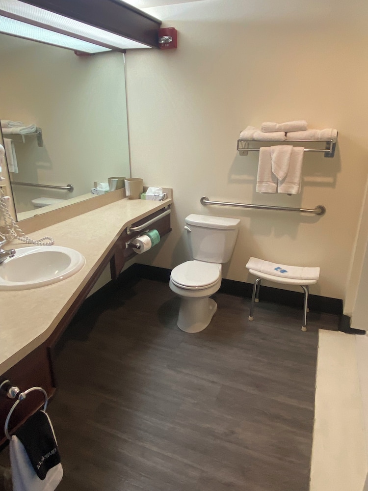 Inn America Lewiston - photo 45