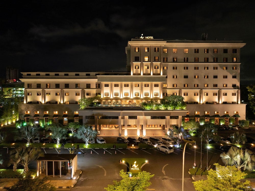 I Hotel — 4-Star Luxury Hotel in Batam, Indonesia