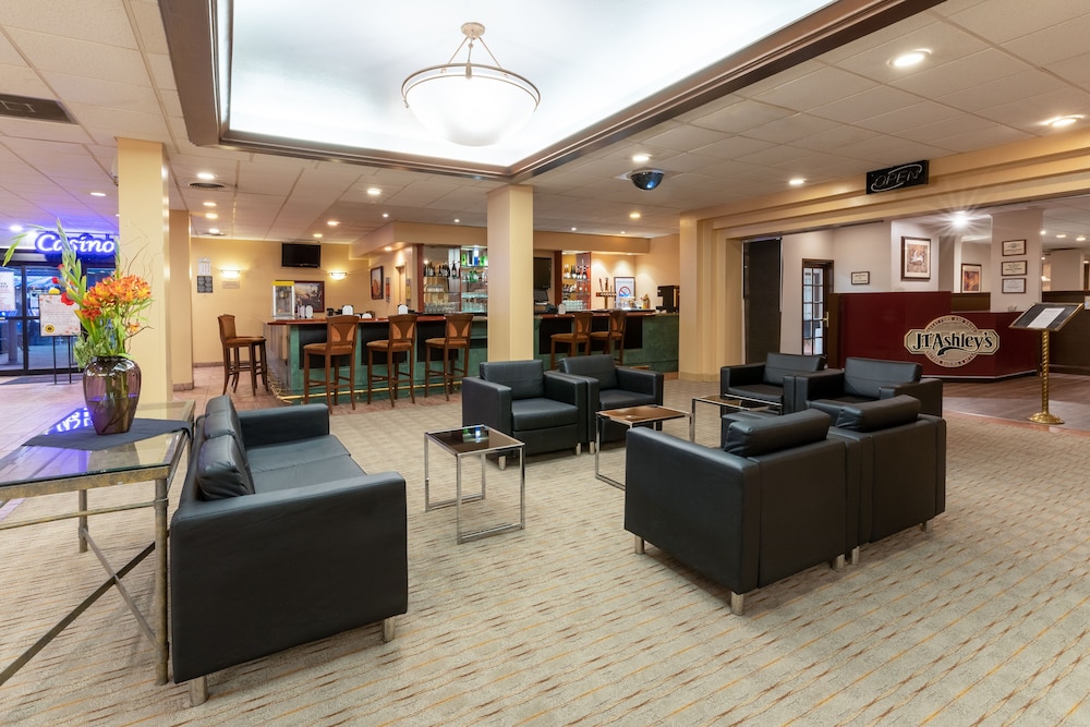 Ramada by Wyndham Reno Hotel and Casino - photo 2