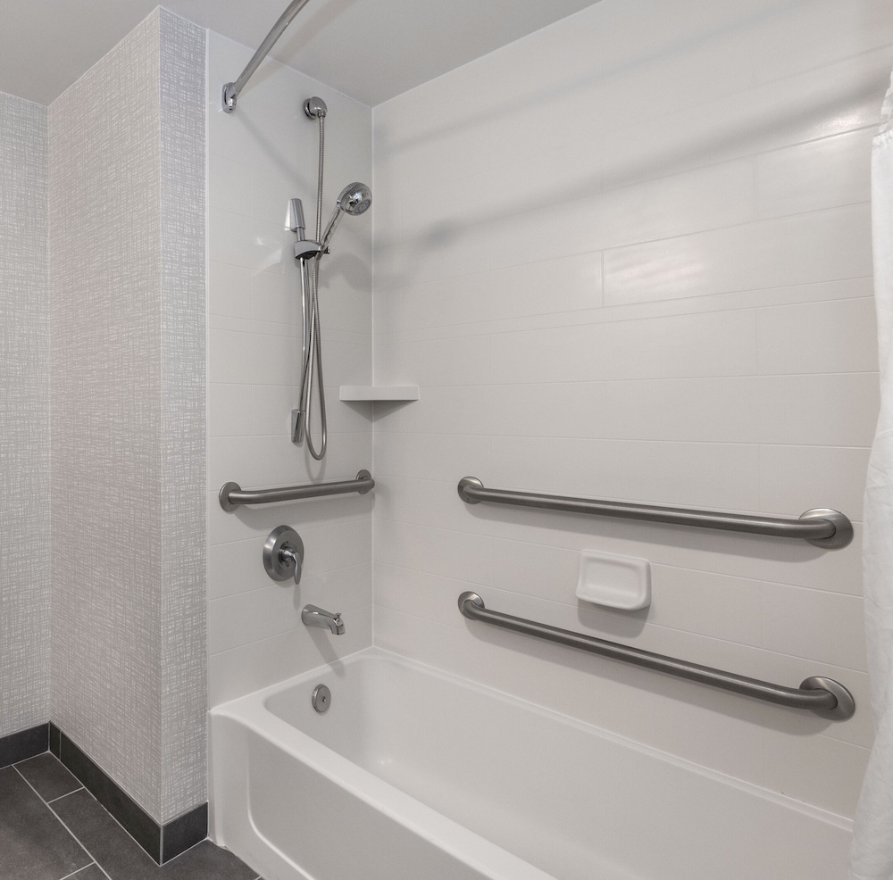 Hampton Inn & Suites Burlington NC - photo 30