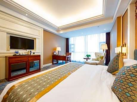 Crown Century Hotel in Lianyungang, People's Republic of China