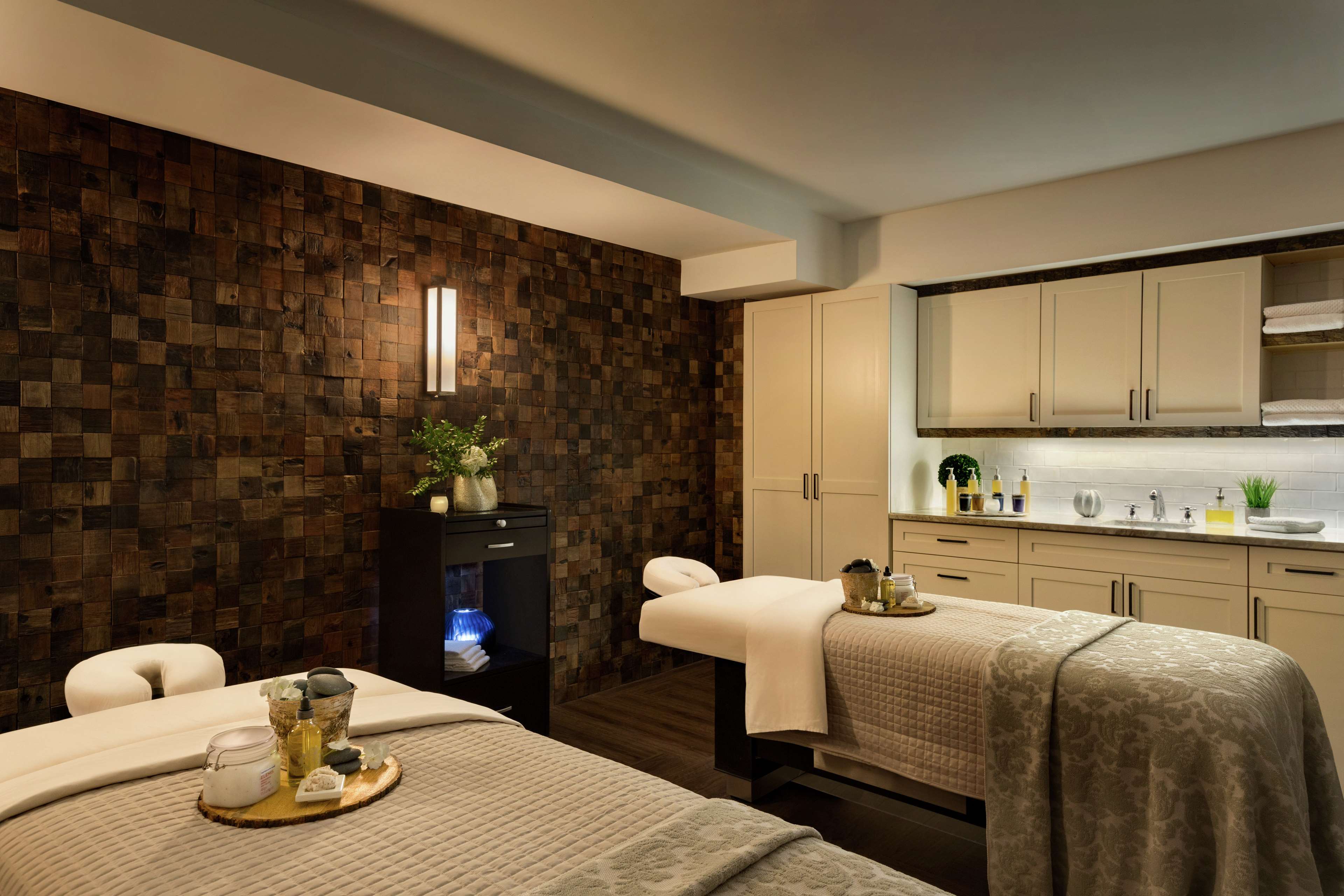 Hotel Saranac Curio Collection By Hilton - photo 30
