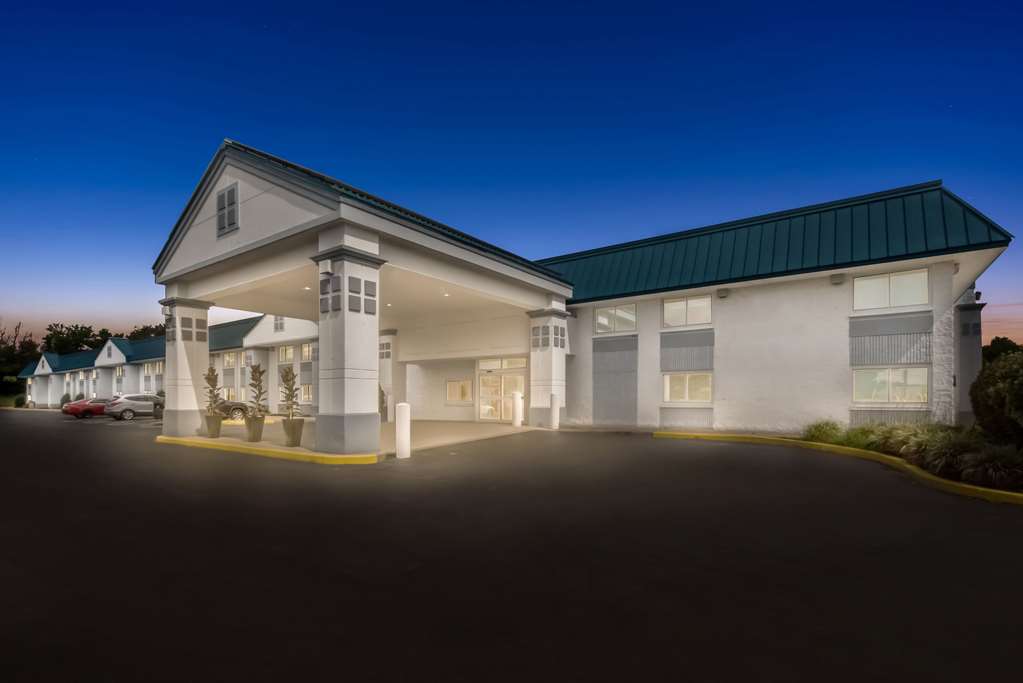 Best Western Burlington Inn - photo 2
