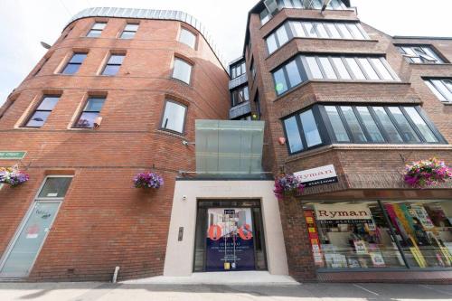 Charming Studio Flat in the Heart of Reading CHRL F1