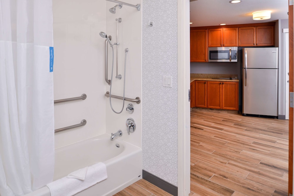 Hampton Inn & Suites Boise Spectrum - photo 82