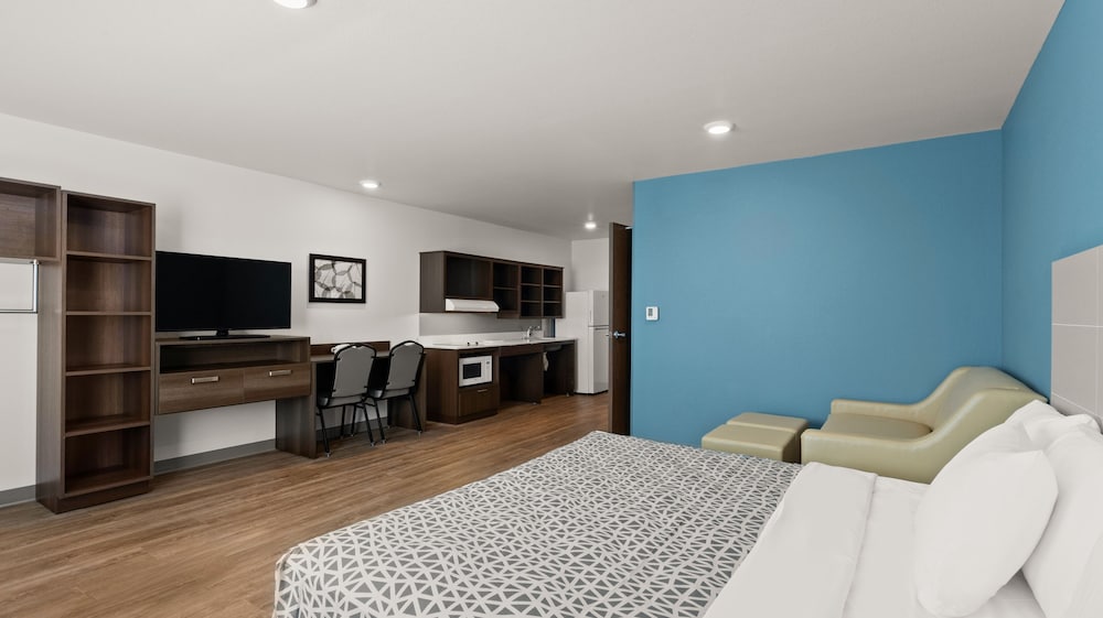 WoodSpring Suites Greeley - photo 6