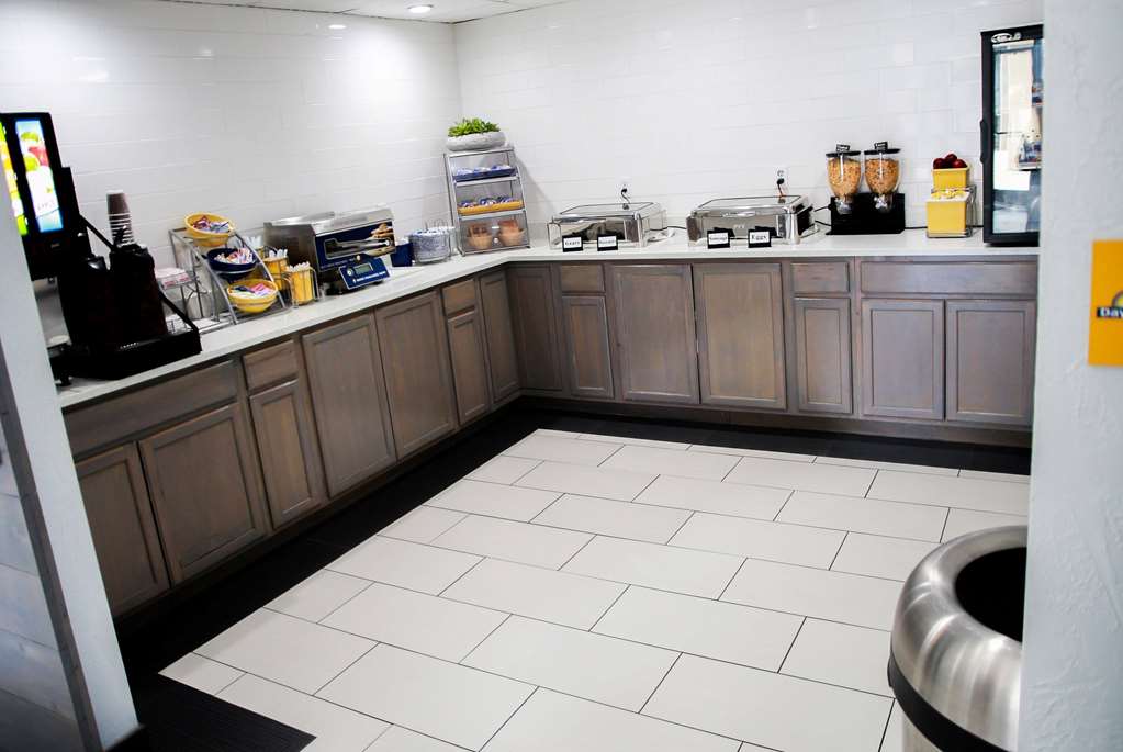 Days Inn by Wyndham Amarillo Medical Center - photo 19