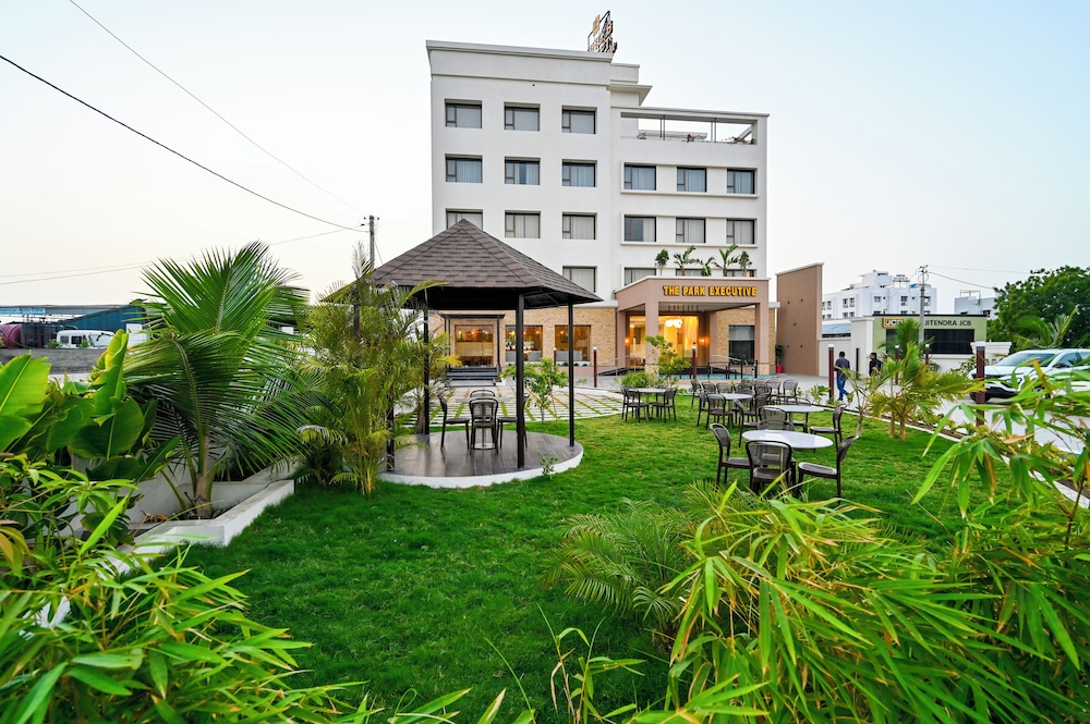 Kings Kraft the Park Executive Hotel in Jamnagar, India