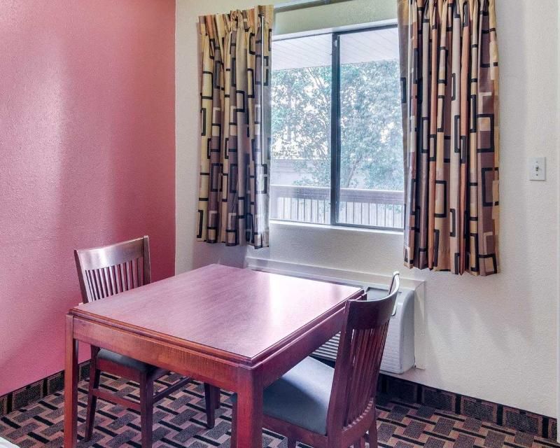 Motel 6 Texarkana - photo 14