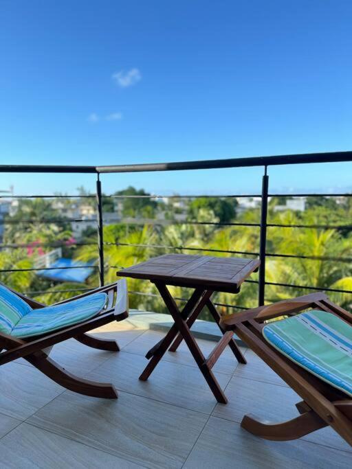 Apt with Pool & Gym Near Shops & Beach GBHC5 — 4-Star Luxury Hotel in Grand Baie, Mauritius