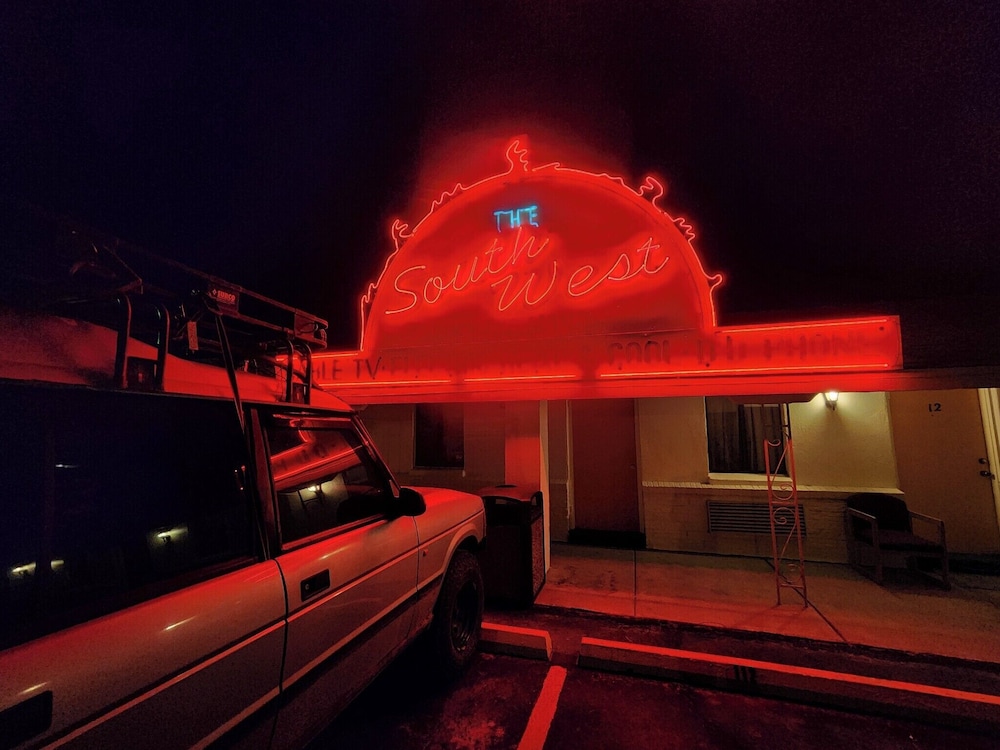Southwest Motel - photo 27
