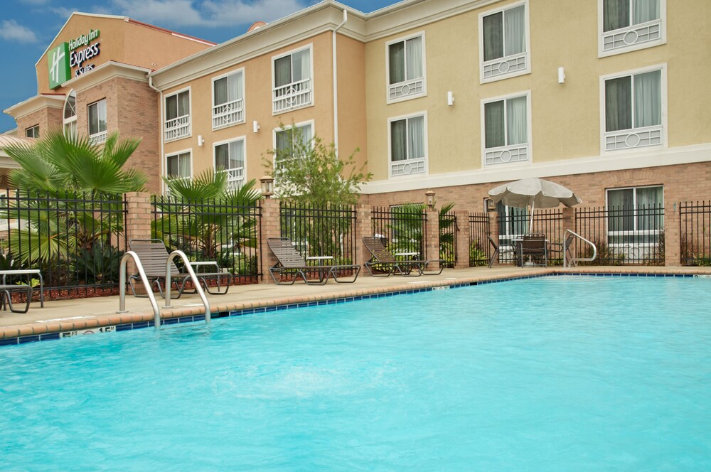 Holiday Inn Express & Suites Alexandria by IHG - photo 15