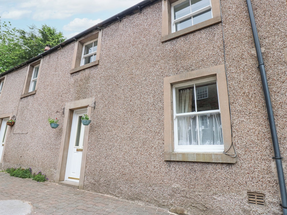Blacksmith Cottage 10446945 — Appleby