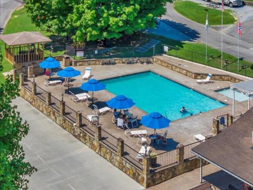 Your Perfect 2BR Mountain Escape - last minute hotel in Pigeon Forge
