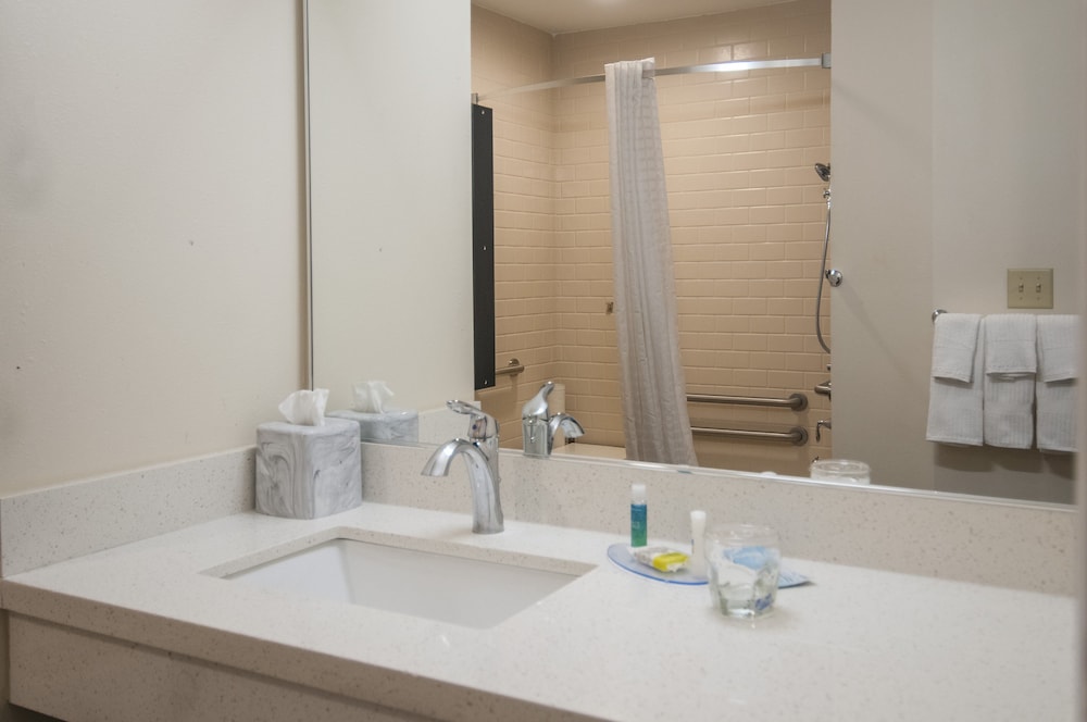 Candlewood Suites Baton Rouge College Drive by IHG - photo 13