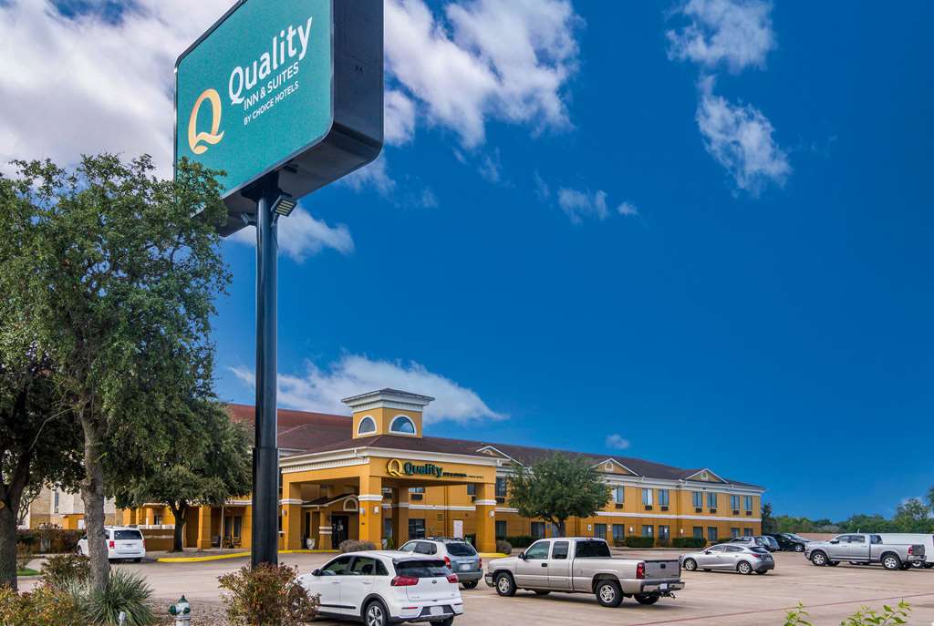 Quality Inn & Suites Granbury - photo 3
