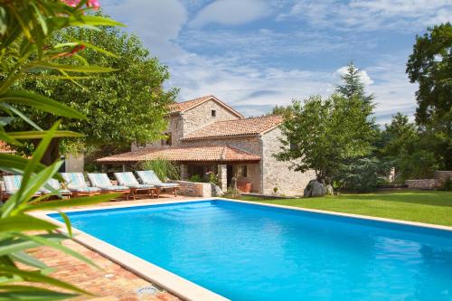 Villa Favola a rustic retreat surrounded by beautiful nature — 4-Star Luxury Hotel in Vinez, Croatia