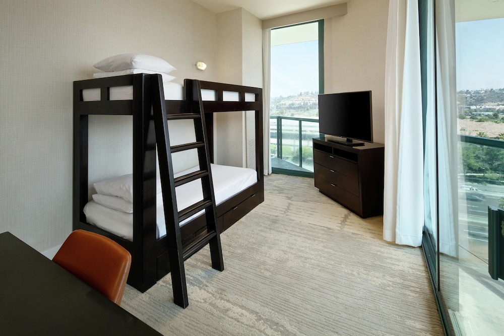 DoubleTree By Hilton San Diego Hotel Circle - photo 8