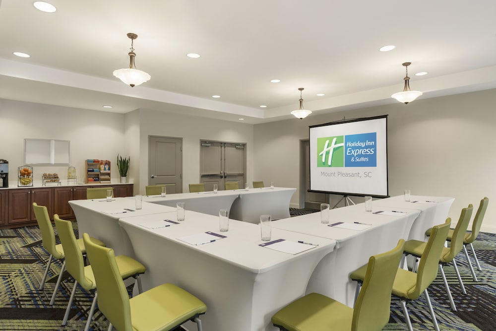 Holiday Inn Express & Suites Mt. Pleasant by IHG - photo 32